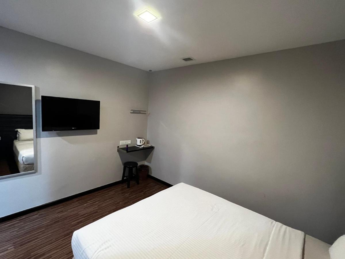 Signature Hotel Куантан Экстерьер фото