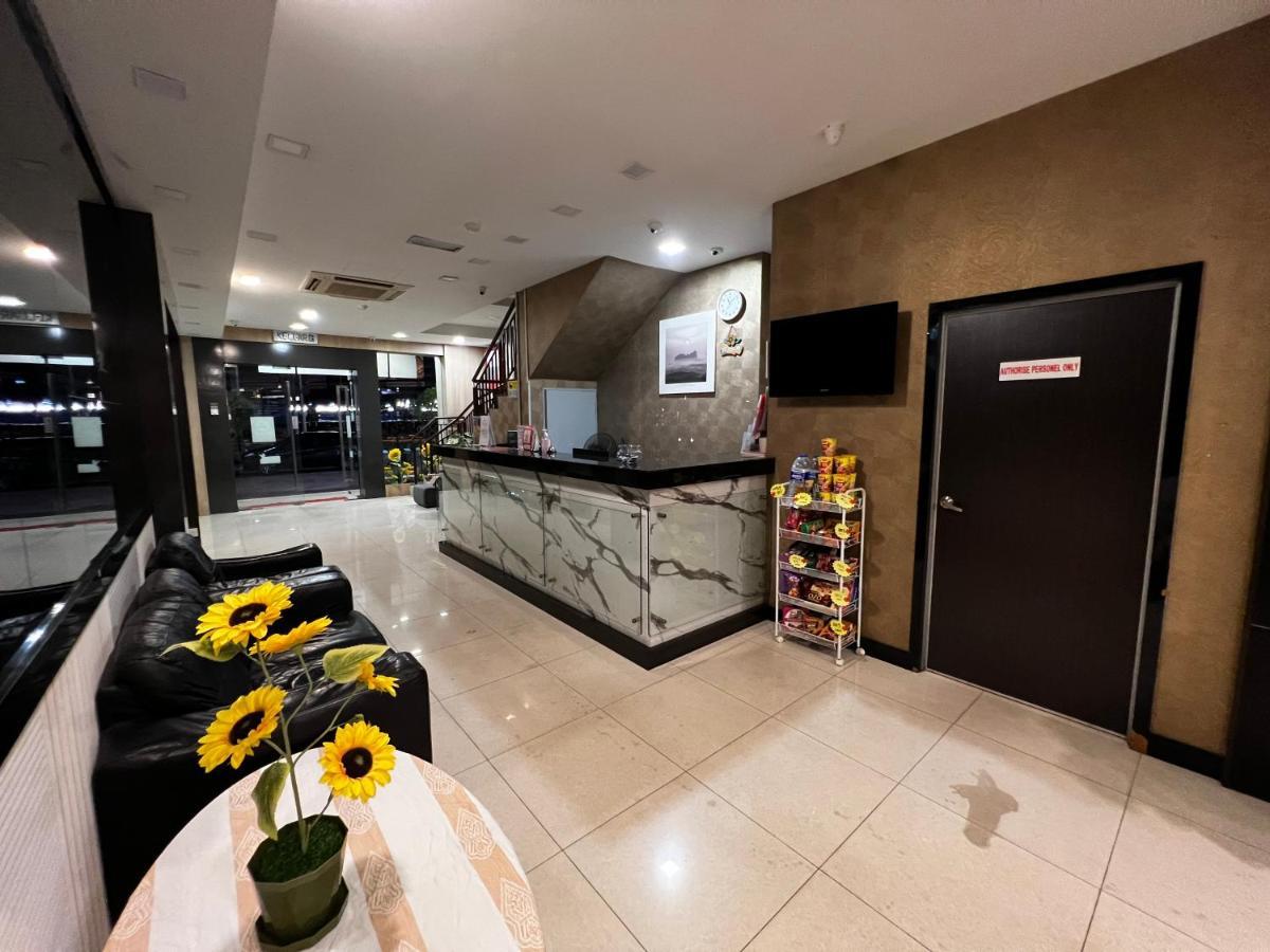 Signature Hotel Куантан Экстерьер фото