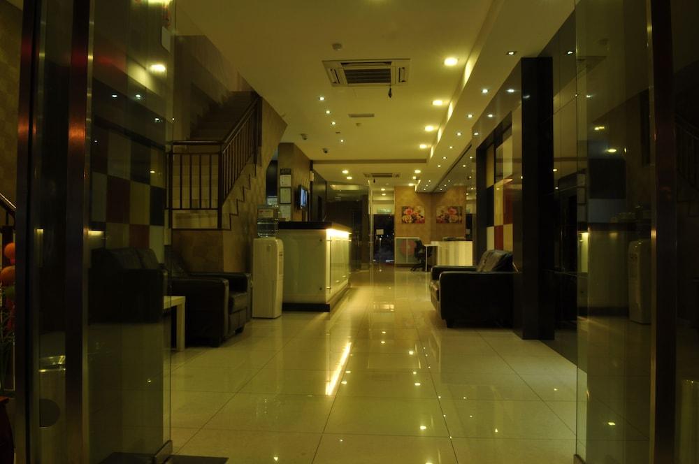 Signature Hotel Куантан Экстерьер фото