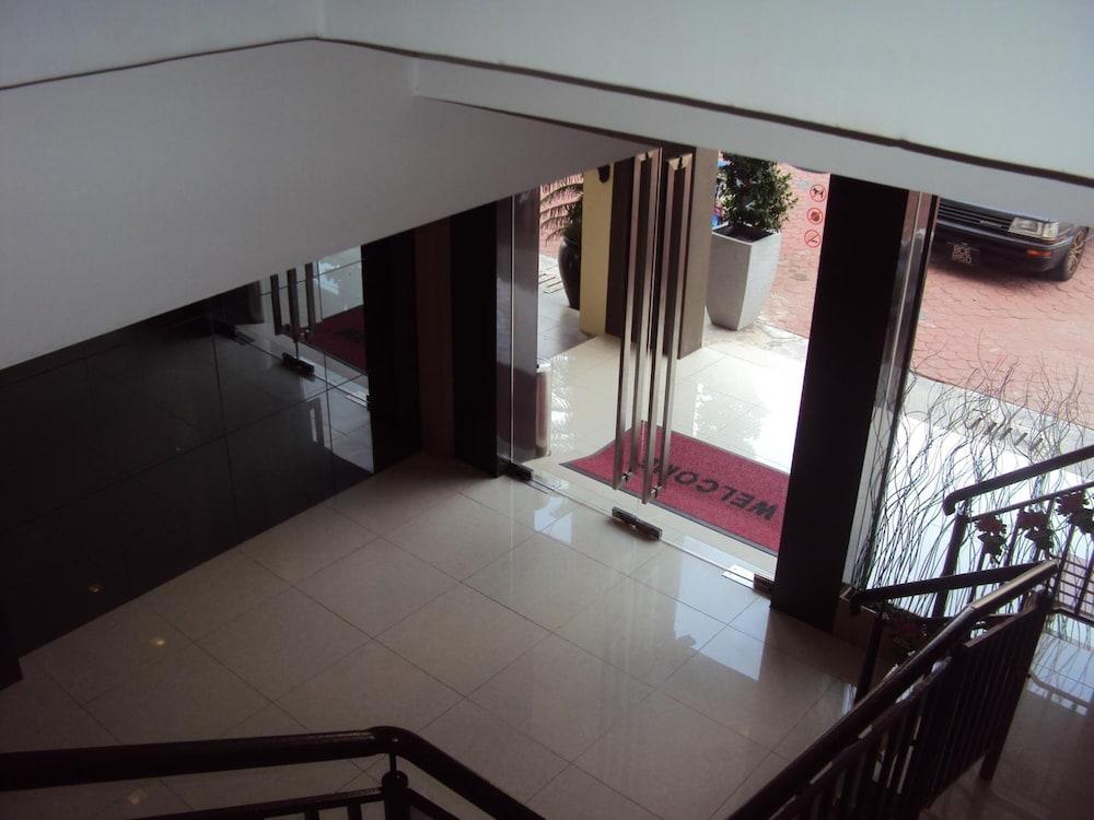 Signature Hotel Куантан Экстерьер фото
